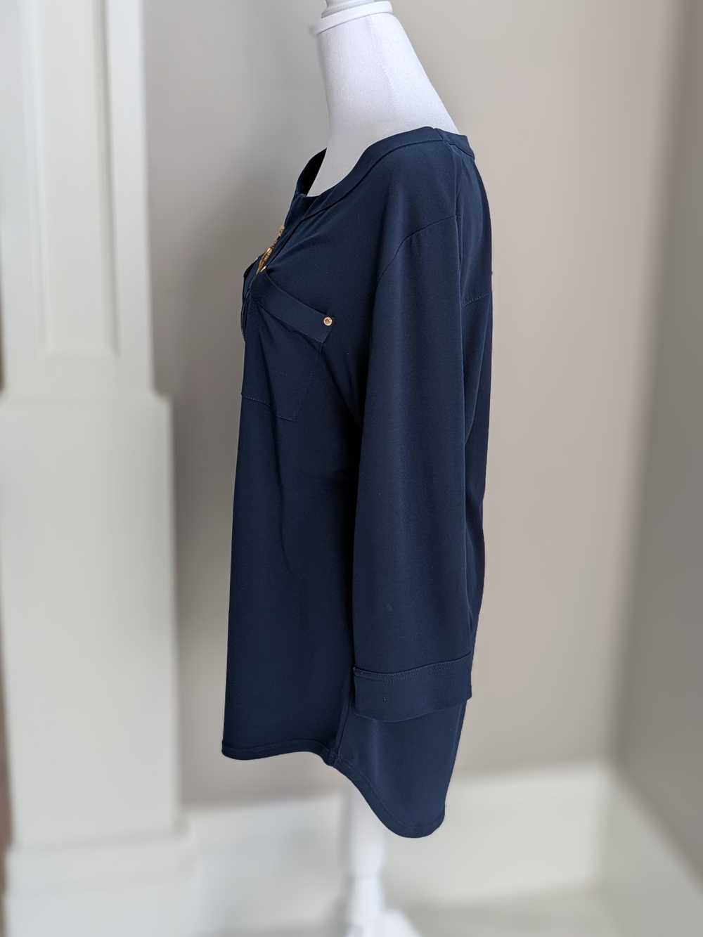 Ellen Tracy Navy Pullover Top with Gold Zip Detail-XL - Picture 3 of 10